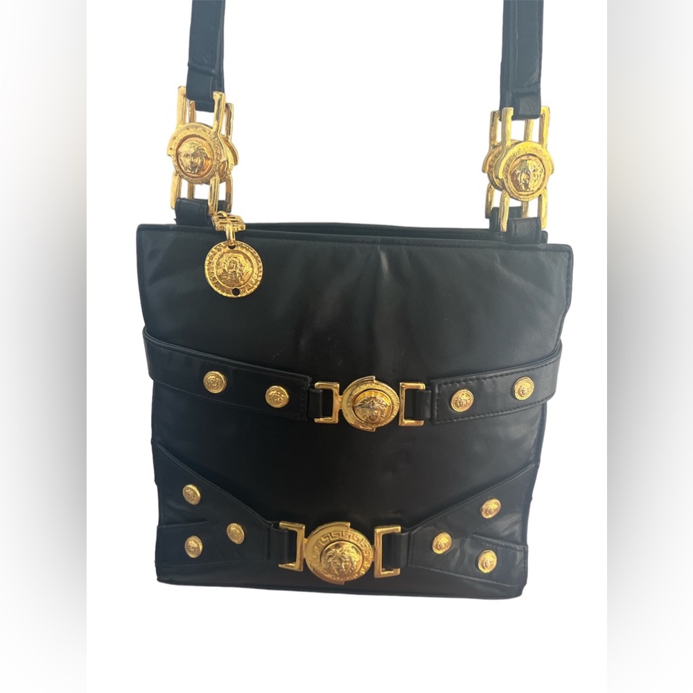 Gianni Versace Vintage Couture Black Gold Medusa Chain Mini bag - Picture 13 of 13